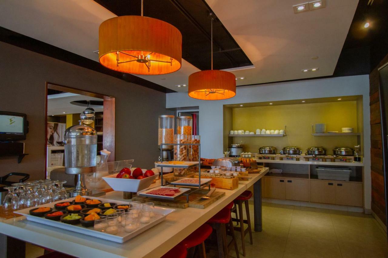TRYP by Wyndham Isla Verde San Juan Eksteriør billede